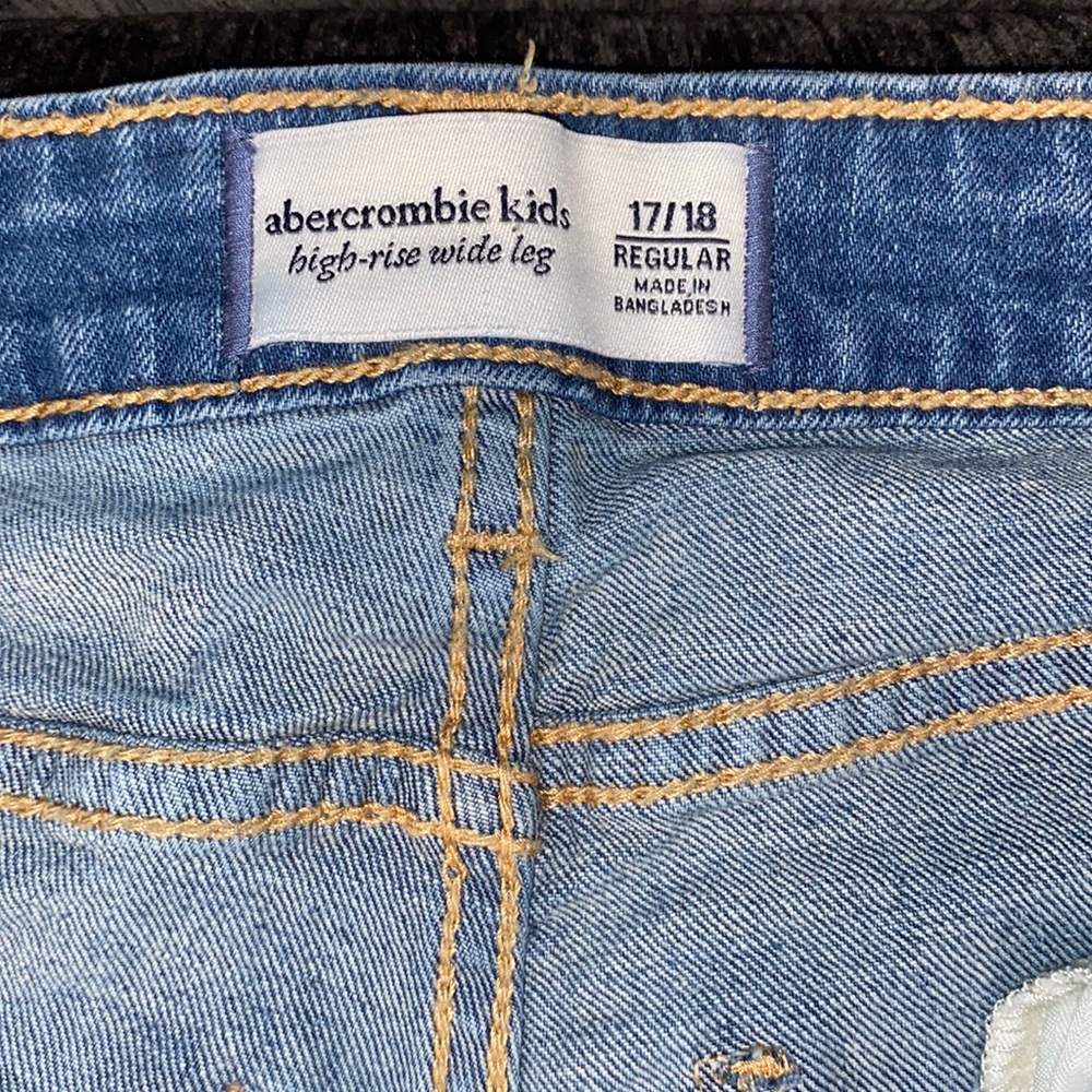 Abercrombie Kids embroidered High Rise size  17/18
